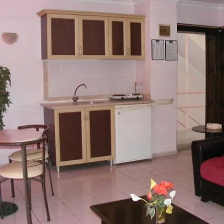 מלון דירות Antik Apart &